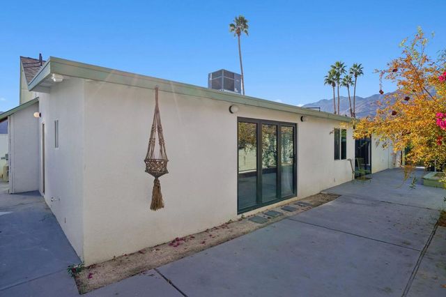 3864 E Calle San Raphael, Palm Springs, CA 92264