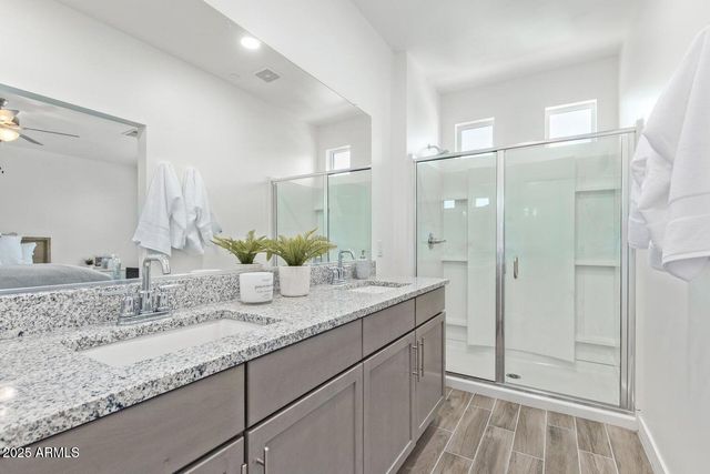 3230 E THOMAS Road 114, Mesa, AZ 85213