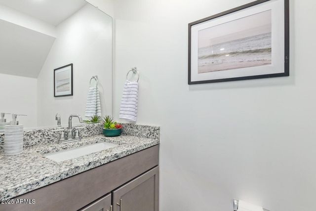 3230 E THOMAS Road 114, Mesa, AZ 85213