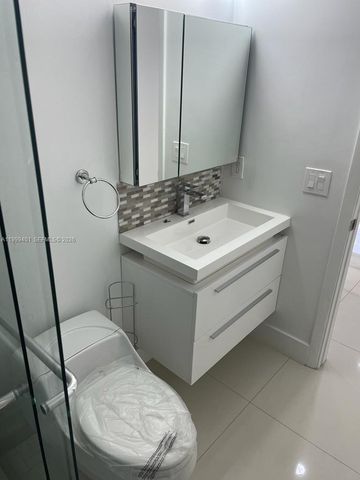 454 Lakeview Dr 2, Weston, FL 33326