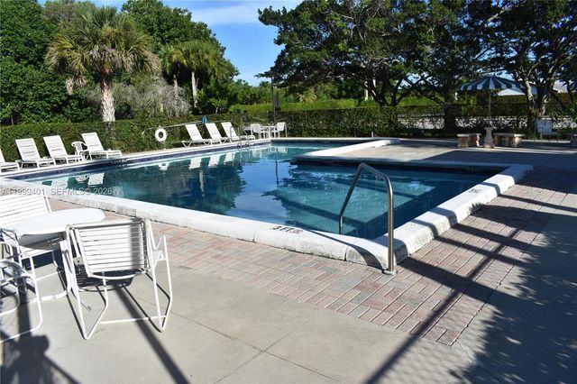 454 Lakeview Dr 2, Weston, FL 33326