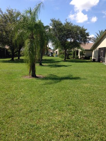 454 Lakeview Dr 2, Weston, FL 33326