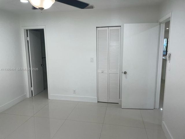 454 Lakeview Dr 2, Weston, FL 33326