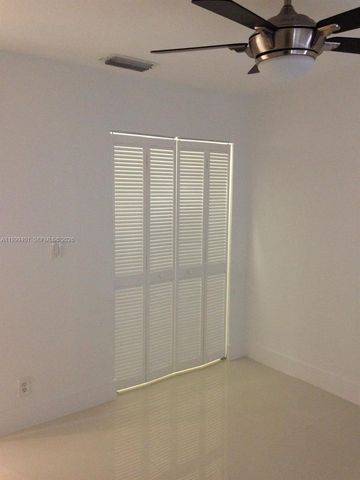 454 Lakeview Dr 2, Weston, FL 33326