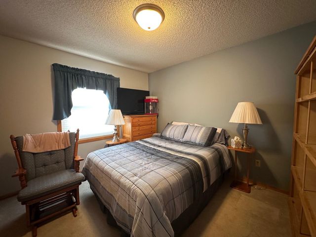 4212 Valley Drive NW, Rochester, MN 55901