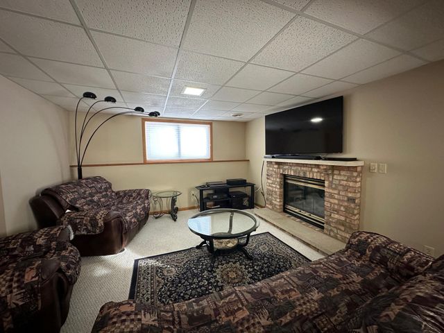 4212 Valley Drive NW, Rochester, MN 55901