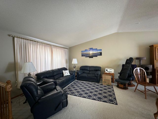 4212 Valley Drive NW, Rochester, MN 55901