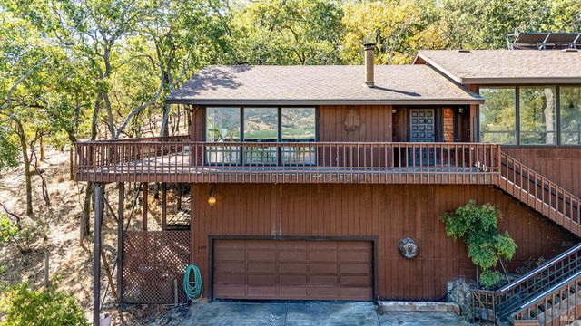 1253 Summit Dr, Calistoga, CA 94515