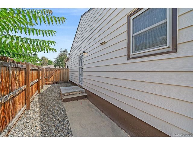 2357 Nome St, Aurora, CO 80010