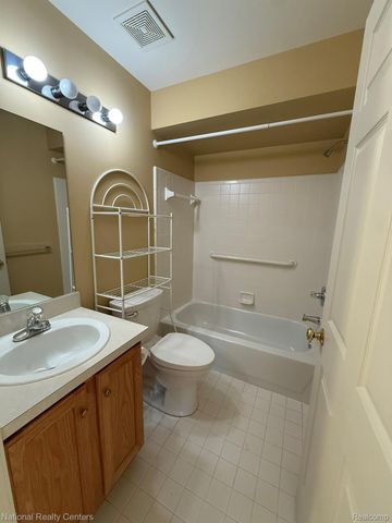 59291 Royal Oak Court, Washington Township, MI 48094