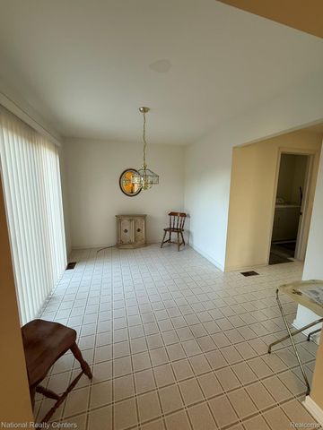 59291 Royal Oak Court, Washington Township, MI 48094