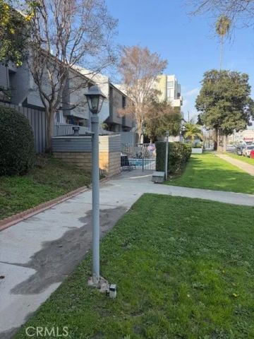 4325 Whitsett, Studio City, CA 91604