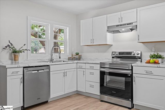 400 Palmetto Avenue, Greenville, SC 29611