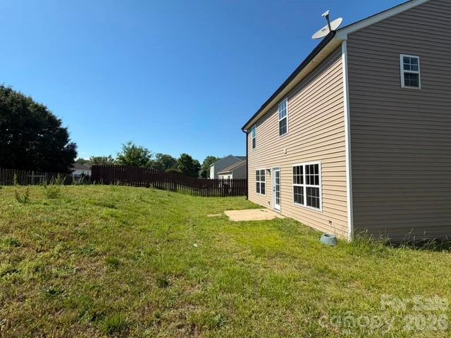 8207 Belmont Stables Drive, Charlotte, NC 28216