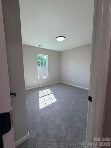 8207 Belmont Stables Drive, Charlotte, NC 28216