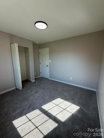 8207 Belmont Stables Drive, Charlotte, NC 28216