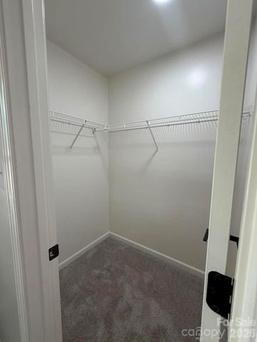 8207 Belmont Stables Drive, Charlotte, NC 28216