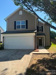 8207 Belmont Stables Drive, Charlotte, NC 28216