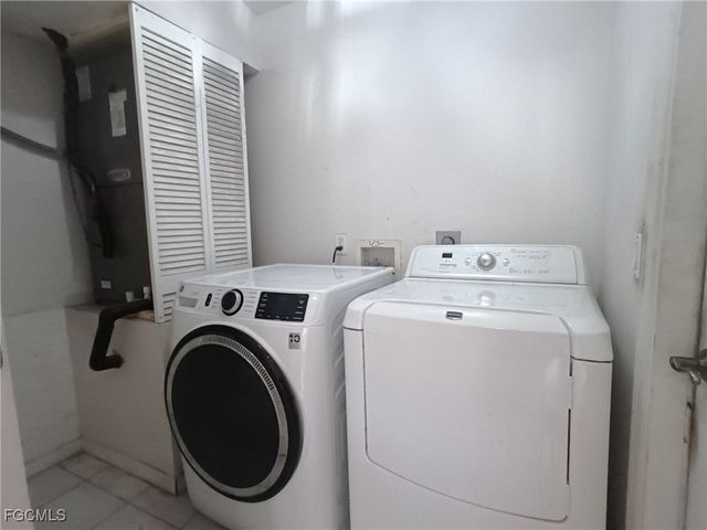 2727 SE 8th AVE, Cape Coral, FL 33904