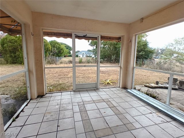 2727 SE 8th AVE, Cape Coral, FL 33904