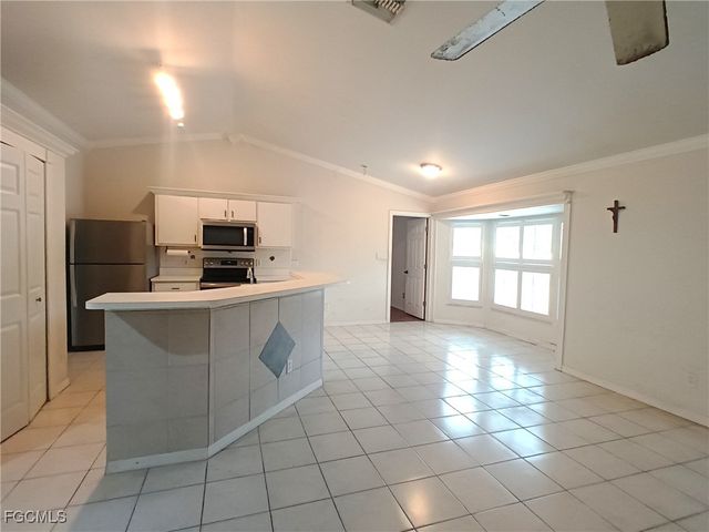 2727 SE 8th AVE, Cape Coral, FL 33904