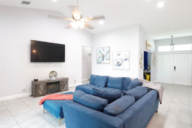 134 NW Heather Street, Port St. Lucie, FL 34983