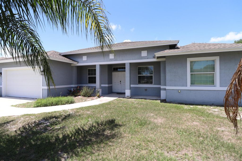 134 NW Heather Street, Port St. Lucie, FL 34983
