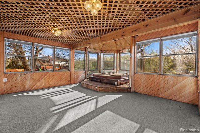 5686 Stratford Drive, West Bloomfield, MI 48322