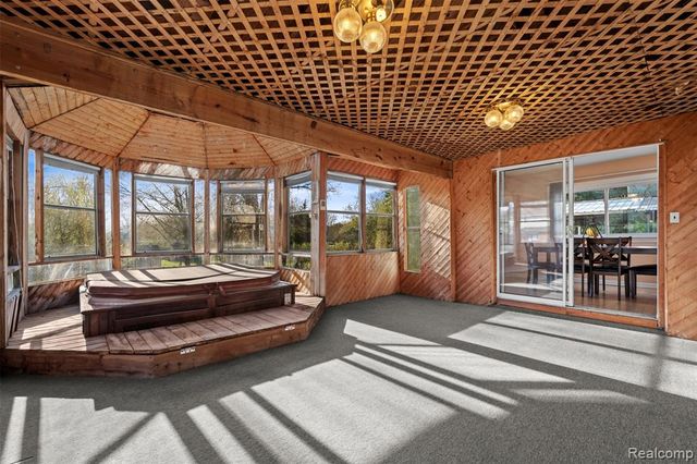 5686 Stratford Drive, West Bloomfield, MI 48322