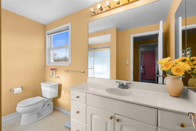 5686 Stratford Drive, West Bloomfield, MI 48322