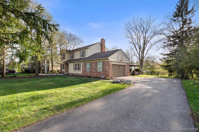 5686 Stratford Drive, West Bloomfield, MI 48322