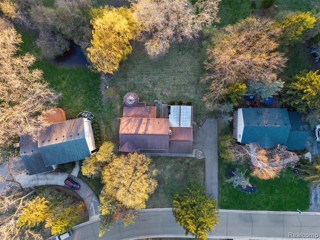 5686 Stratford Drive, West Bloomfield, MI 48322