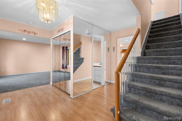 5686 Stratford Drive, West Bloomfield, MI 48322