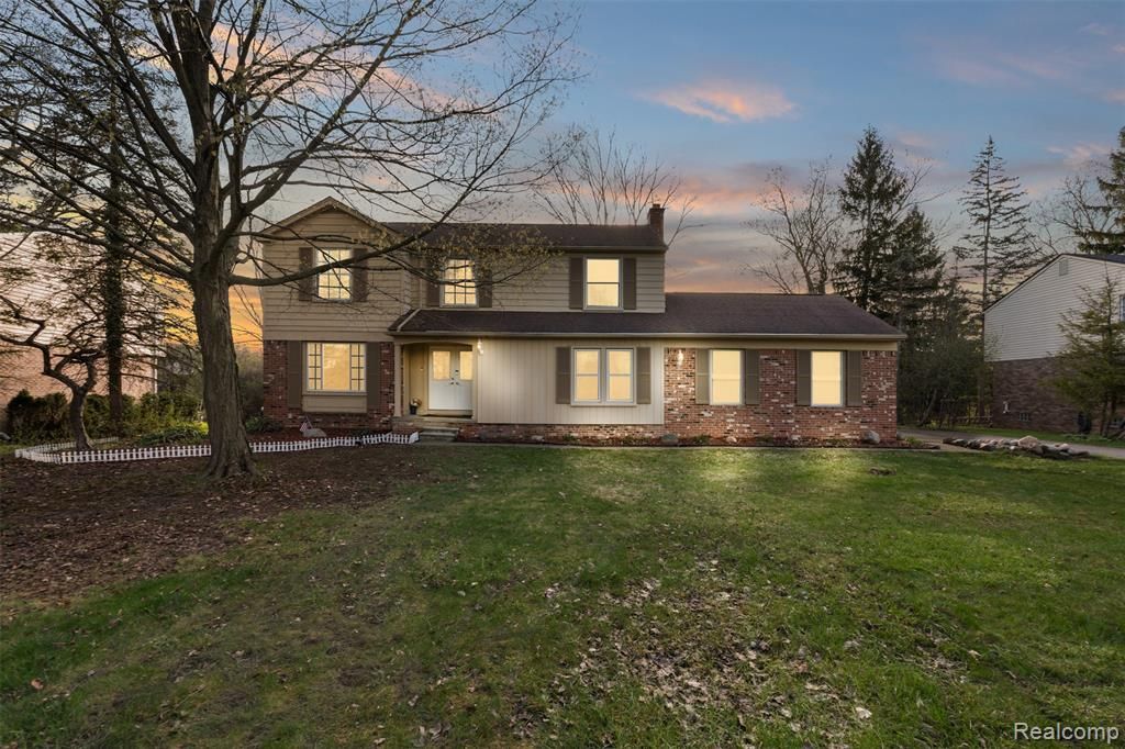 5686 Stratford Drive, West Bloomfield, MI 48322