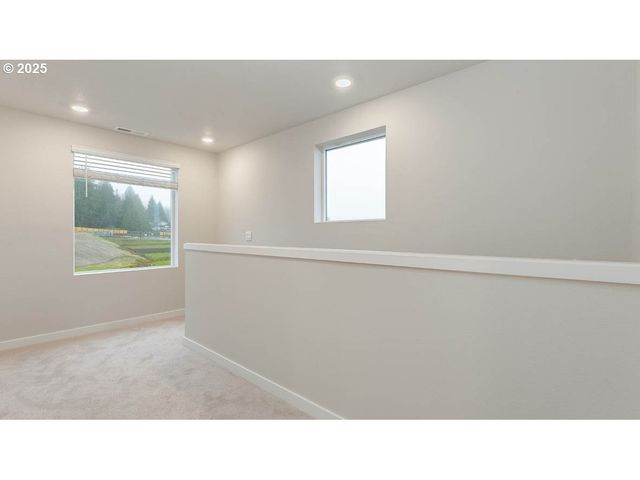 16685 Se Wintergreen St, Happy Valley, OR 97086