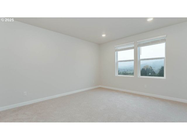 16685 Se Wintergreen St, Happy Valley, OR 97086