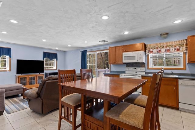 34 Smith, Rehoboth, MA 02769