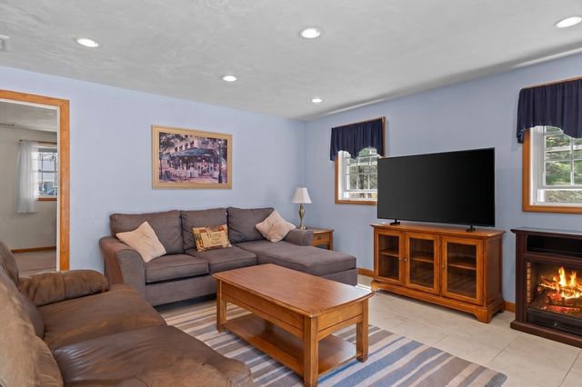 34 Smith, Rehoboth, MA 02769