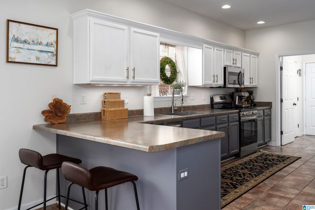 1056 CASTLEMAINE TRAIL, Birmingham, AL 35226