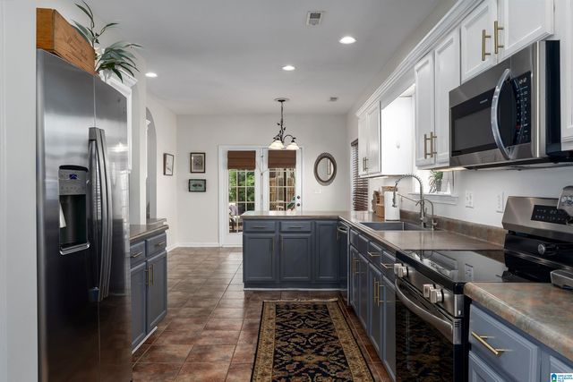 1056 CASTLEMAINE TRAIL, Birmingham, AL 35226