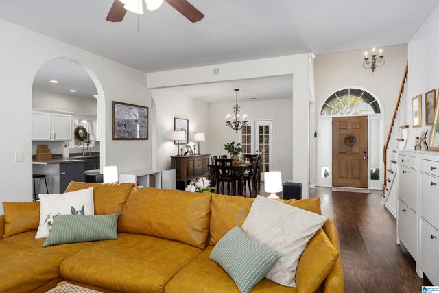 1056 CASTLEMAINE TRAIL, Birmingham, AL 35226