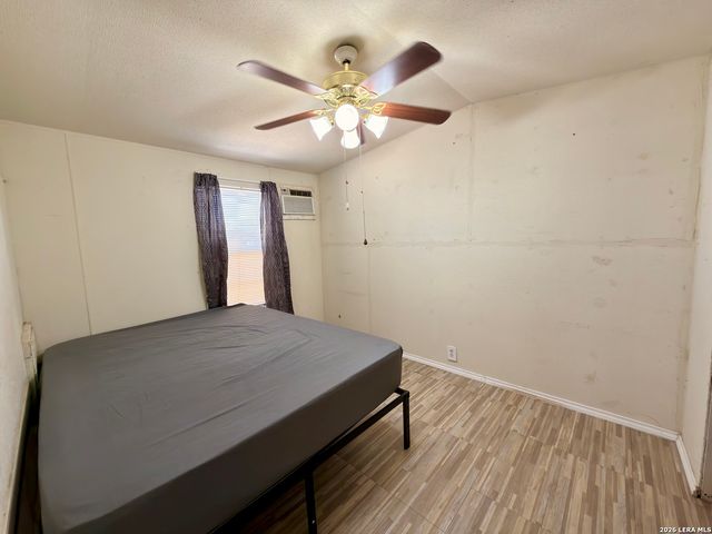 613 Avenue J, Poteet, TX 78065