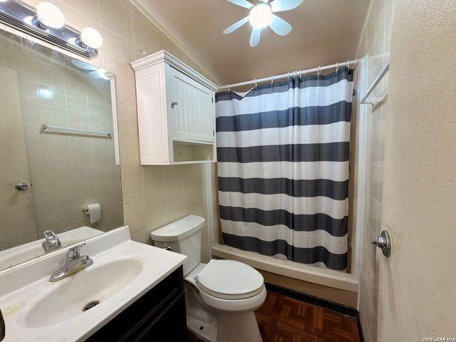 613 Avenue J, Poteet, TX 78065