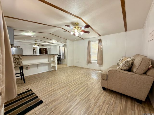 613 Avenue J, Poteet, TX 78065