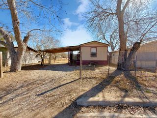 613 Avenue J, Poteet, TX 78065