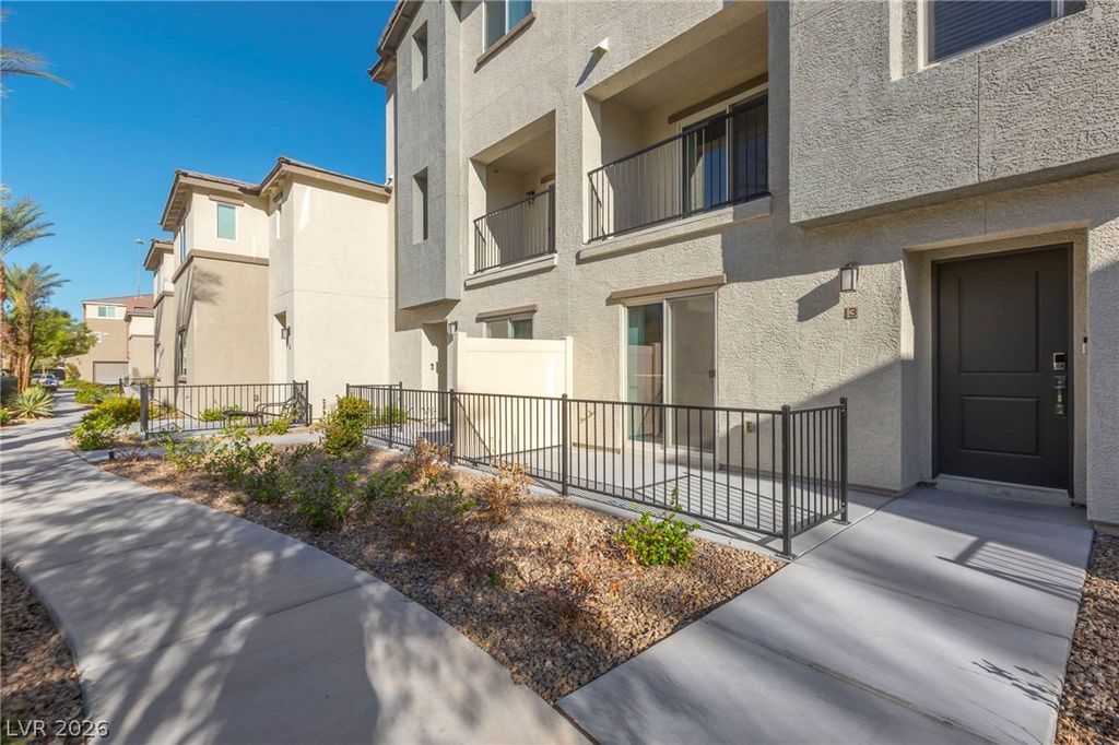 2829 Desert Mosaic Lane 3, Las Vegas, NV 89183 — photo 2