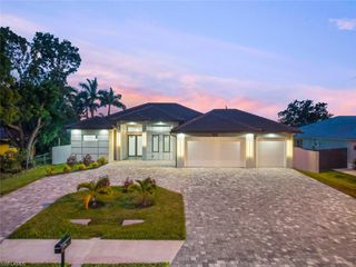 926 Gleason PKWY, Cape Coral, FL 33914