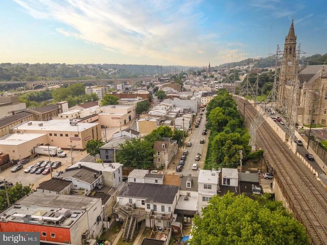 105 PENSDALE ST, Philadelphia, PA 19127