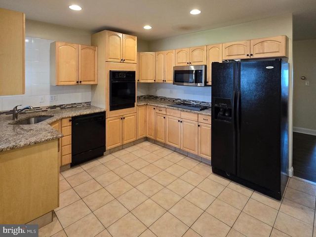 105 PENSDALE ST, Philadelphia, PA 19127