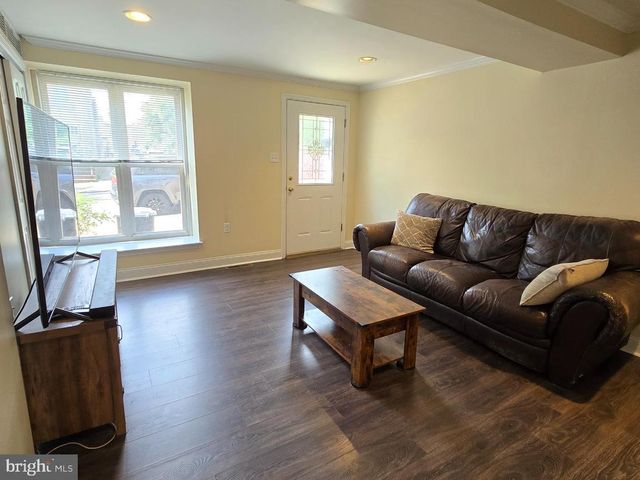 105 PENSDALE ST, Philadelphia, PA 19127